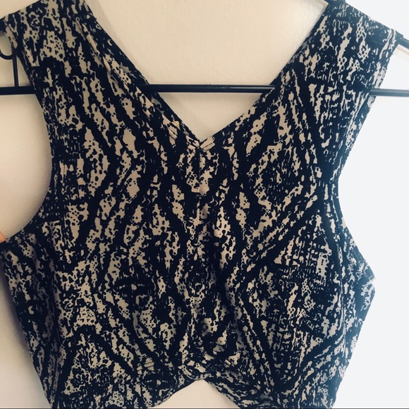 Art Deco navy blue crop top (super soft) - Picture 4 of 4